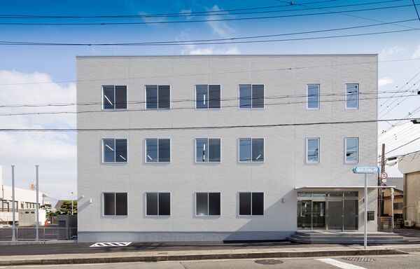 3階建て事務所完成