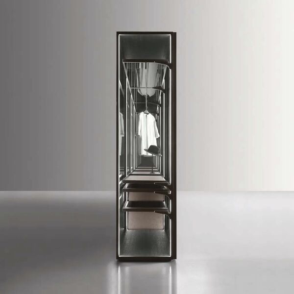 Cover freestanding